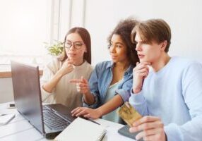 teens learning finance